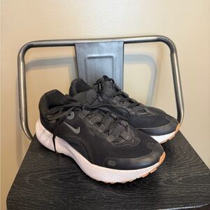 Nike React Escape RN Black White Sneakers Size 5